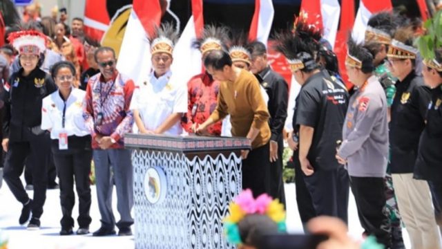 Presiden Jokowi Resmikan Papua Youth Creative Hub